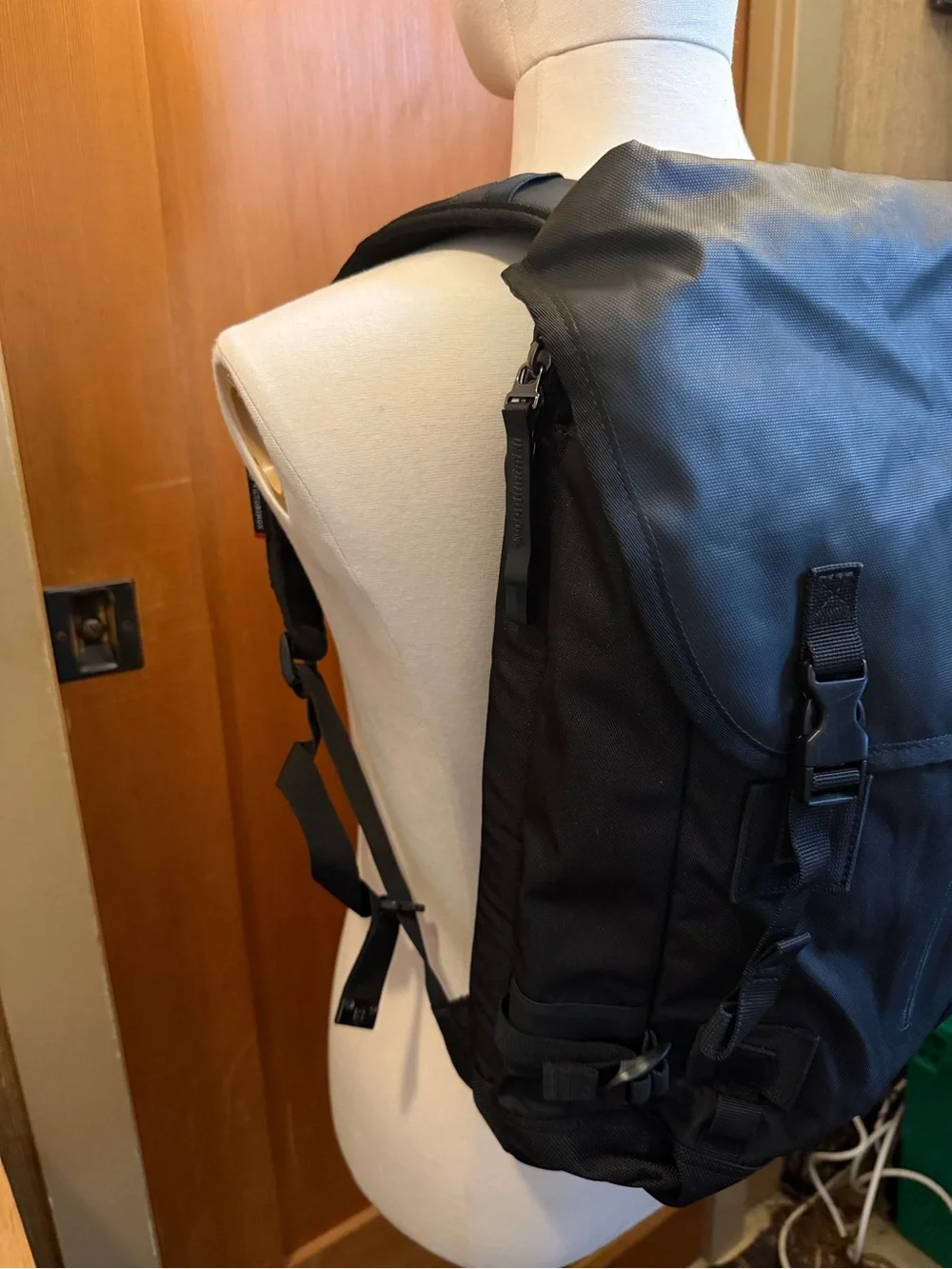 Victorinox Altmont 3.0 Flip Over Drawstring Laptop Backpack Black